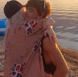 Meet your Posher, Araya